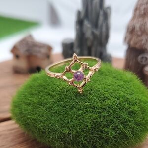 Romantic Filigree Ring with Lavender-Purple Stone Size 7 R812